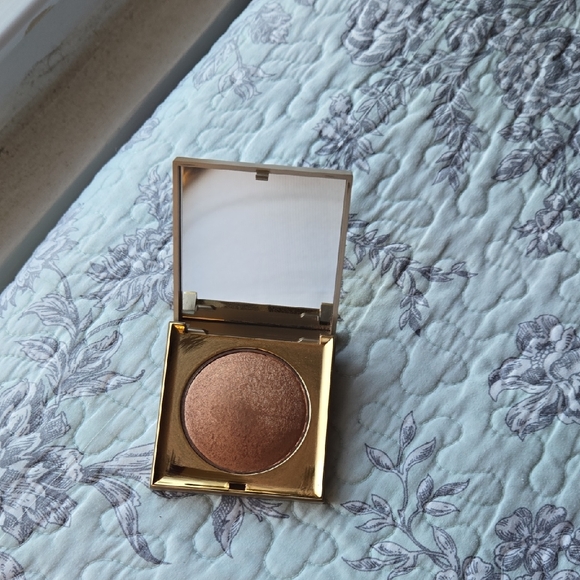 Stila Other - Stila Radiant Bronze Compact